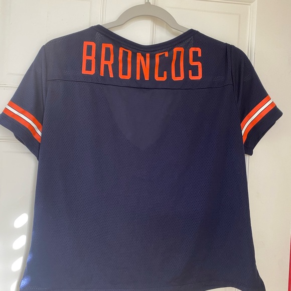 PINK DENVER BRONCOS FOOTBALL TOP MEDIUM - Picture 6 of 9